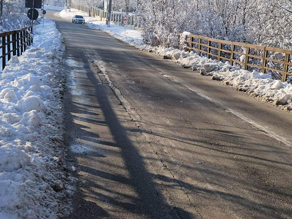 Atenție! Limitare de tonaj pe podul peste râul Colentina în zona Colacu, orașul Răcari, județul Dâmbovița Dâmbovița.
