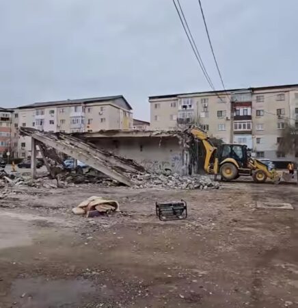 O nouă parcare va fi amenajată în microraionul 12 din municipiul Târgoviște. VIDEO O nouă parcare va fi amenajată în microraionul 12 din municipiul Târgoviște, în zona străzilor Pandurilor, Mihai Popescu și Mihail Sadoveanu.