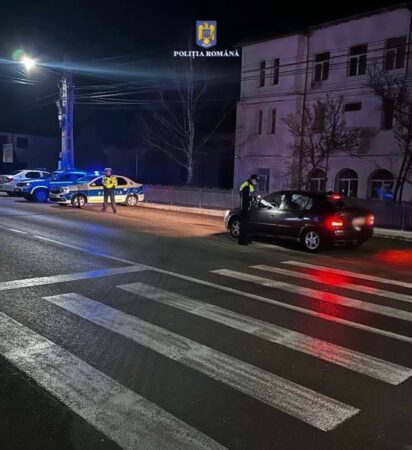 Polițiștii au aplicat peste 300 de sancțiuni contravenționale, au reținut 21 de permise și au retras 23 de certificate de înmatriculare