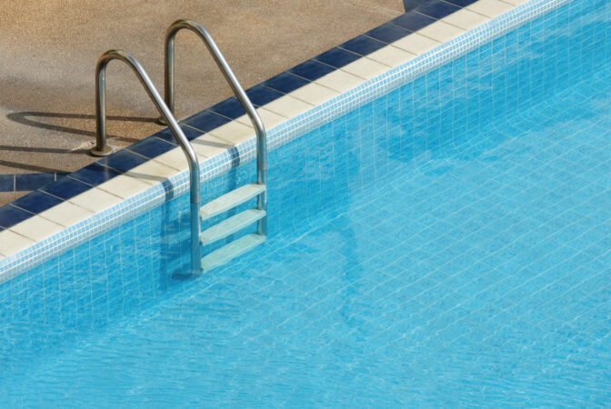Piscine Personalizate de la Aquapiscine: Un Paradis Creat Special pentru Dumneavoastră