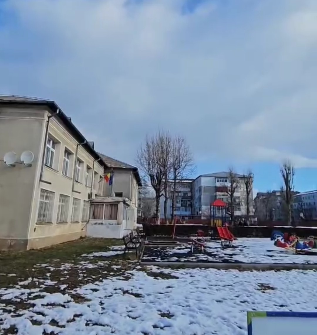 A fost lansată licitația de execuție aferentă investiției”Creșterea eficienței energetice la Grădinița cu program prelungit nr 14, str. Vasile Voiculescu