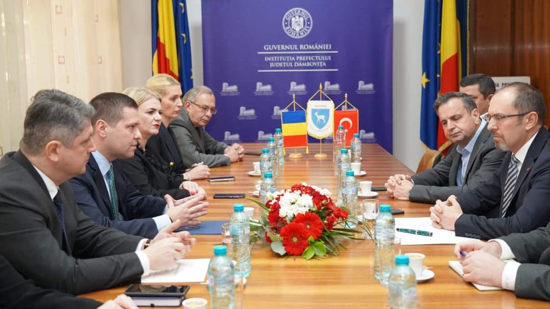 Ambasadorul Republicii Turcia în România, Excelența Sa Özgür Kıvanç Altan a fost însoțit de președintele Asociației Oamenilor