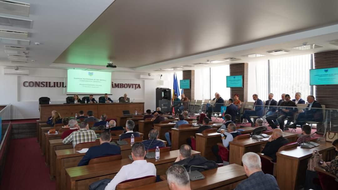 Garda Națională de Mediu, în dialog cu autoritățile publice locale din județul Dâmbovița pe tema gestionării deșeurilor.