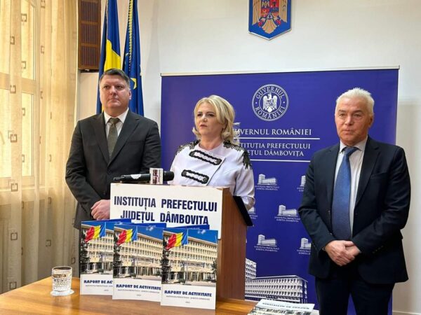 Prefectul Claudia Gilia: Doi ani de devotament pentru progresul județului Dâmbovița În urmă cu doi ani, Claudia Gilia depunea jurământul pentru a prelua funcția de prefect al județului Dâmbovița. De atunci