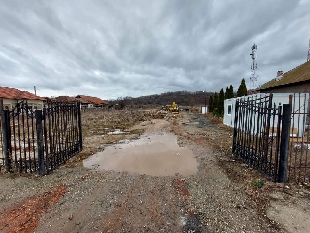 Administrația locală de la Voinești anunță că un investitor a început construcția a trei magazine și a unei noi spălătorii auto