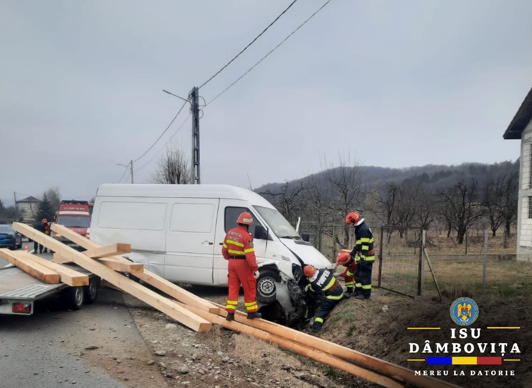 A ajuns cu mașina într-un cap de pod pe DN 72A Voinești, polițiștii din cadrul Serviciului Rutier au fost sesizați cu privire la producerea unui accident rutier în localitatea Voinești.