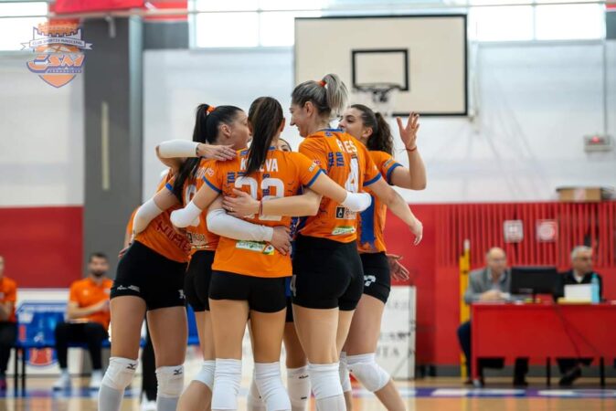 Echipa de volei CSM Târgoviște se pregătește pentru un meci important în deplasare, împotriva CSM Corona Brașov Echipa de volei CSM Târgoviște se pregătește pentru un meci important în deplasare, împotriva CSM Corona Brașov în al doilea meci din play-off.