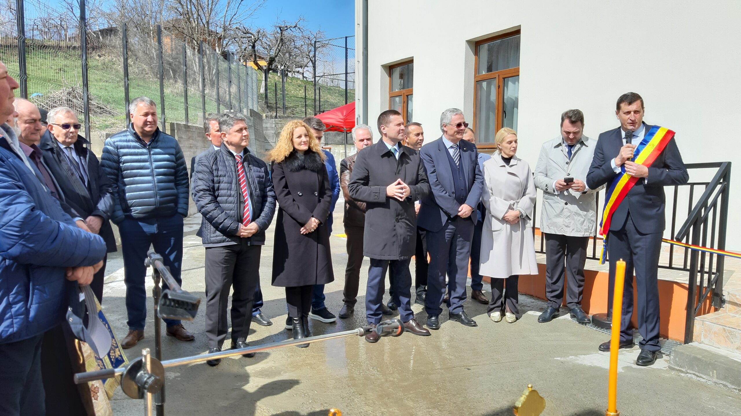 În sfânta zi de Buna Vestire, la Malu cu Flori a fost inaugurată noua Școală Gimnazială.VIDEO