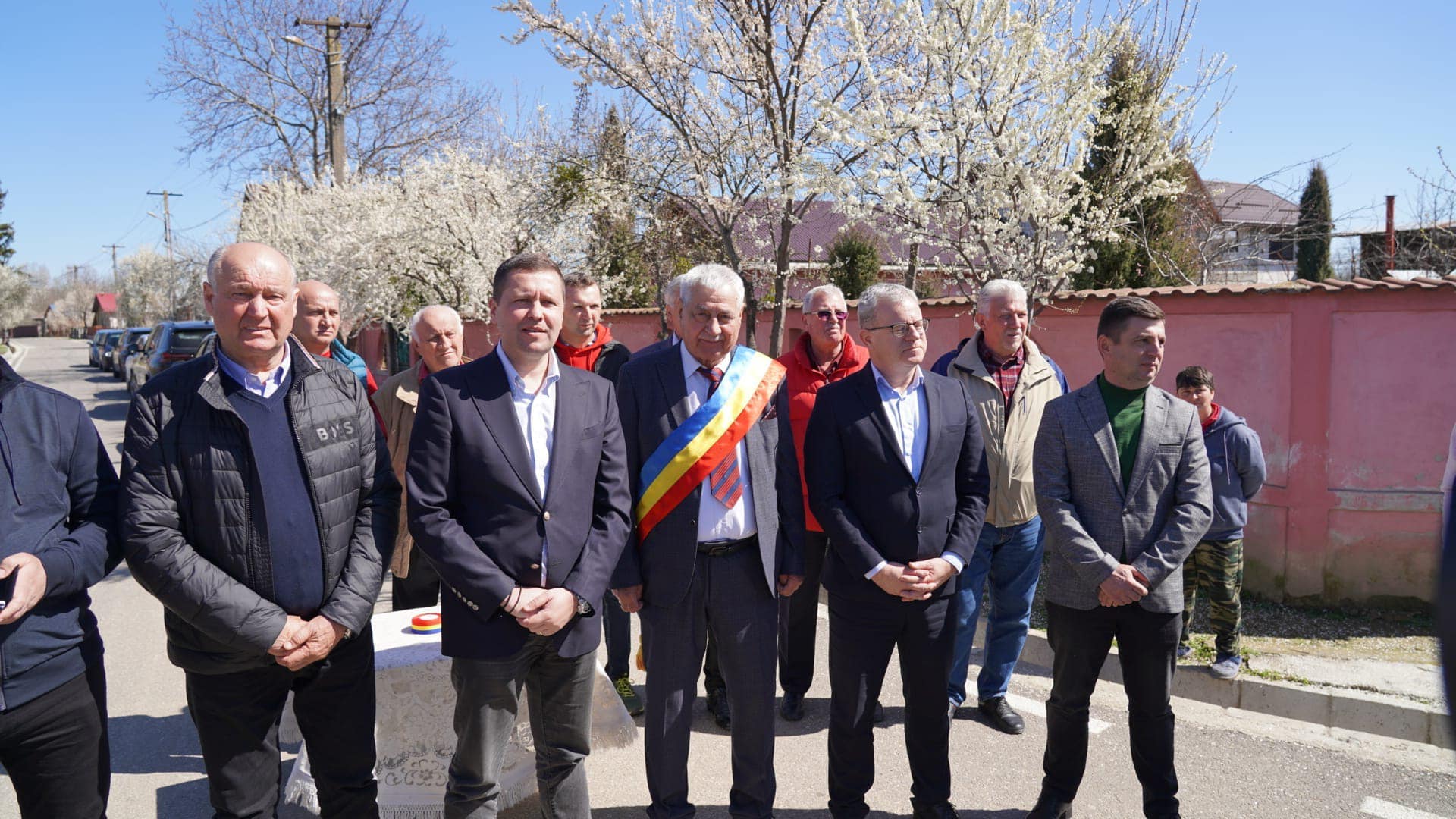 Prin PJDL au fost asfaltate drumul principal și ulițele laterale din satul Sălcioara, comuna Mătăsaru