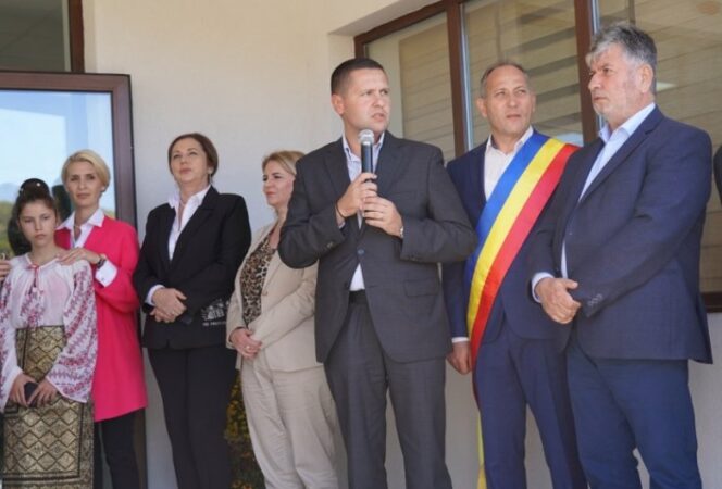 La Vala Mare, o administrație locală eficientă, condusă de edilul Constantin Miu La Vala Mare, o administrație locală eficientă, condusă de edilul Constantin Miu