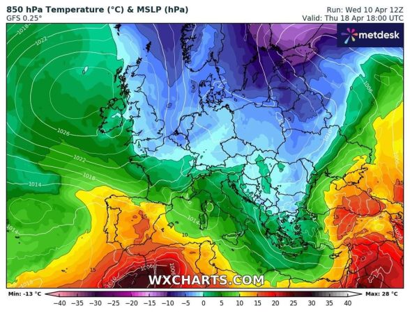 AVERTISMENTUL MEDICILOR și METEOROLOGILOR: După soare și temperaturi de 30°C, de vineri după prânz, se va răci accentuat și se întorc ploile și lapovița AVERTISMENTUL MEDICILOR și METEOROLOGILOR: După soare și temperaturi de 30°C, de vineri după prânz, se va răci accentuat și se întorc ploile și lapovița.