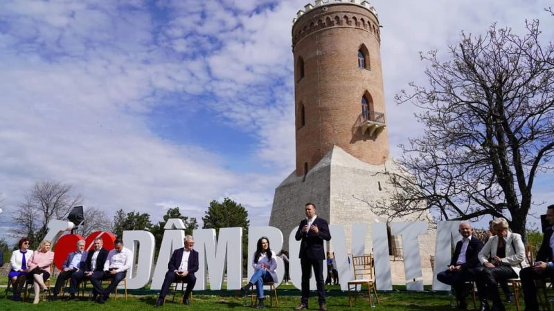 Zeci de tineri au participat în weekend la o sesiune Q&A despre importanța politicii de stimulare a creșterii economice și a investițiilor