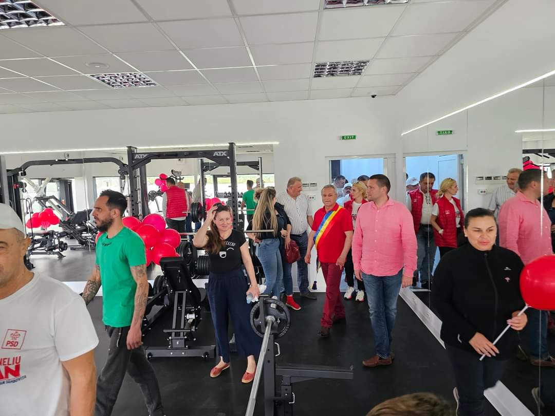 La Dragomirești, administrația locală a inaugurat o sala de fitness în cartierul Tineretului