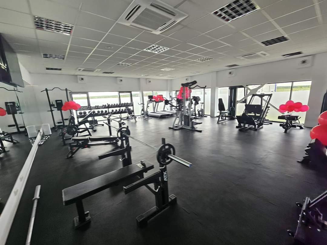 La Dragomirești, administrația locală a inaugurat o sala de fitness în cartierul Tineretului