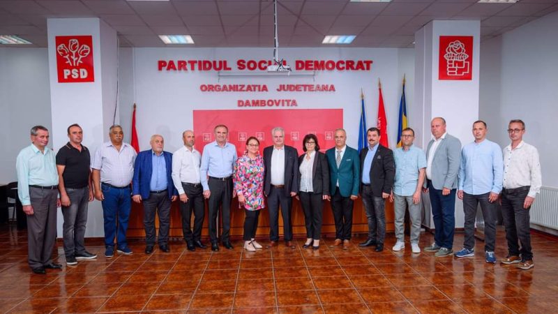 Primarul comunei Mănești, Alexandru Constantin și-a depus candidatura pentru un nou mandat de primar al comunei Mănești Primarul comunei Mănești, Alexandru Constantin și-a depus candidatura pentru un nou mandat de primar al comunei Mănești.