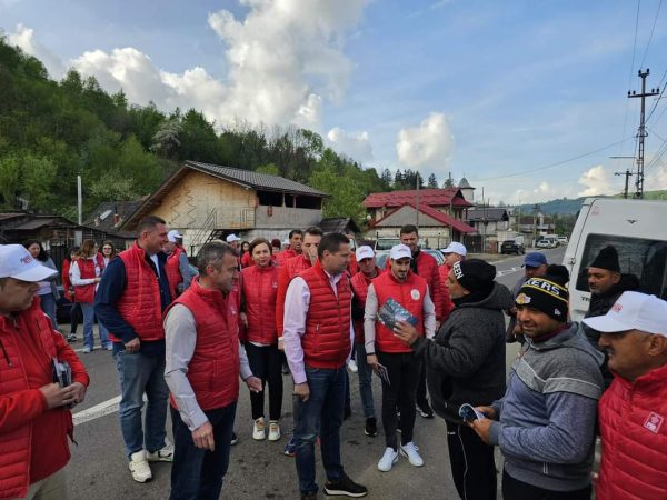 Tur de forță al echipei PSD DÂMBOVIȚA în toate localitățile dâmbovițene Tur de forță al echipei PSD DÂMBOVIȚA în toate localitățile dâmbovițene, unde s-a discutat cu cetățenii despre proiectele candidaților