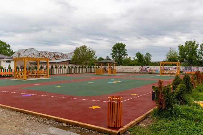 Administrația locală de la Văcărești, realizează un nou loc de recreere  în incinta Școlii Gimnaziale  "Iancu Văcărescu" 