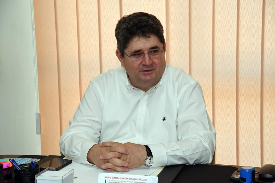 PARC în cartierul Săbiești din Răcari, edilul orașului Răcari, Marius Caravețeanu a emis astăzi, ordinul de începere pentru lucrările la parc. Investiția se realizează cu finanțare prin