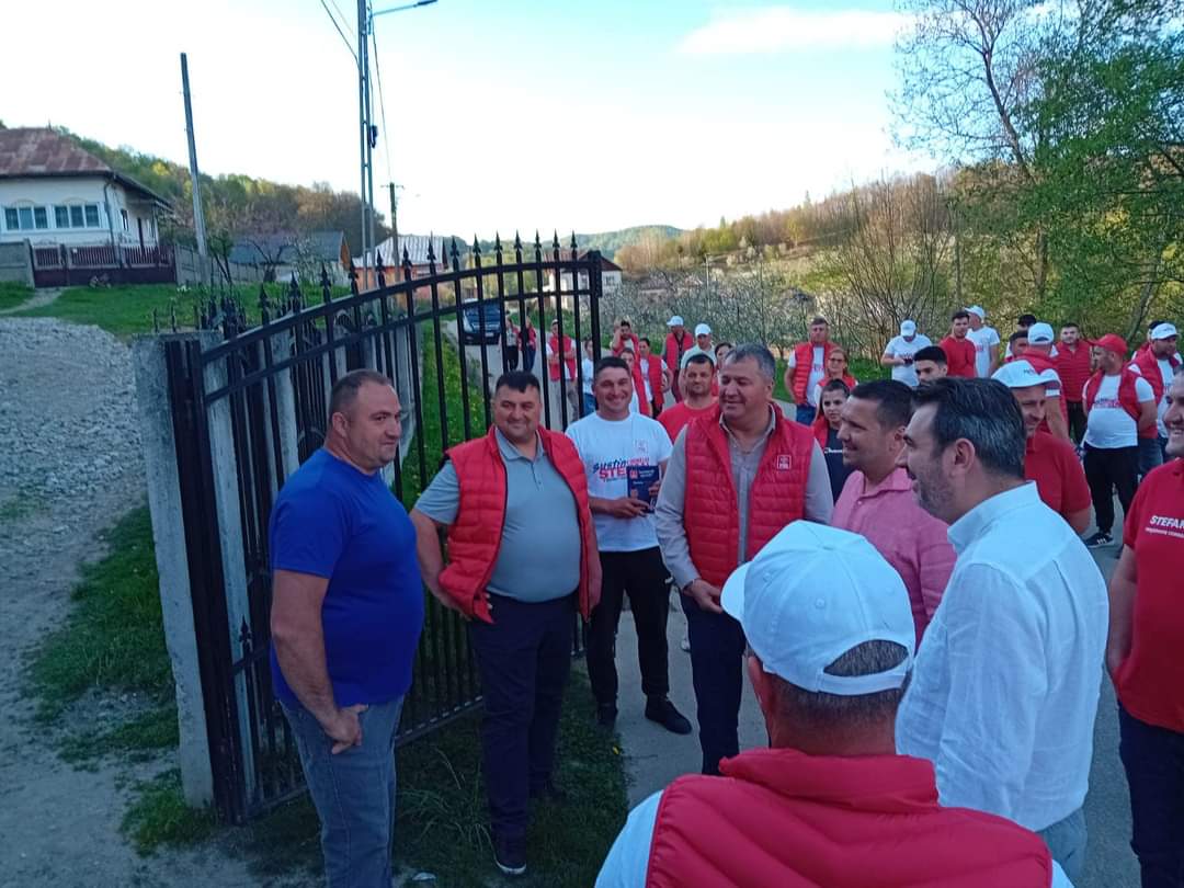 PSD Dâmbovița este în plină precampanie electorală, localitate cu localitate, ieri, președintele CJ Dâmbovița, Corneliu Ștefan a luat la pas comunele Dragodana