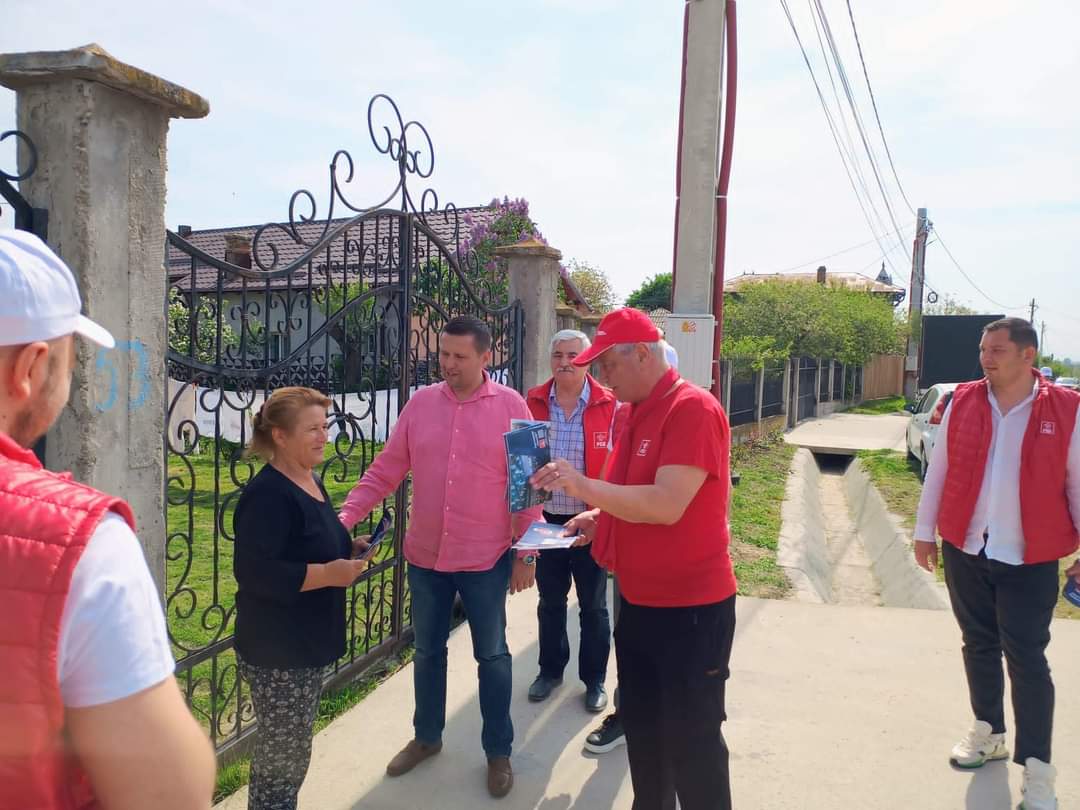 PSD Dâmbovița este în plină precampanie electorală, localitate cu localitate, ieri, președintele CJ Dâmbovița, Corneliu Ștefan a luat la pas comunele Dragodana