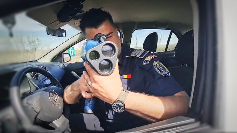 Polițiștii dâmbovițeni continuă misiunile pentru siguranța comunității Polițiștii din cadrul Inspectoratului de Poliție Județean Dâmbovița au desfășurat 5 acțiuni în sistem integrat, alături de celelalte