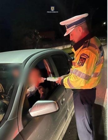 Un șofer mort de beat, a avariat 5 autoturisme parcate pe o stradă din satul Gorgota, comuna Răzvad, la data de 28 aprilie