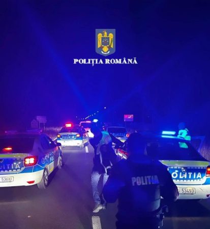 Bătăi cu pietre în plină stradă la Iedera Bătăi cu pietre în plină stradă la Iedera, ca urmare a cercetărilor efectuate de polițiștii din cadrul Poliției Moreni, sub coordonarea