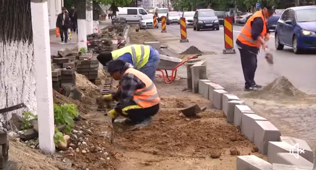 Administrația locală de la Găești are în desfășurare proiecte de importanță majoră, primarul Gheorghe Grigore monitorizează cu mare investițiile , făcând vizite pe teren.