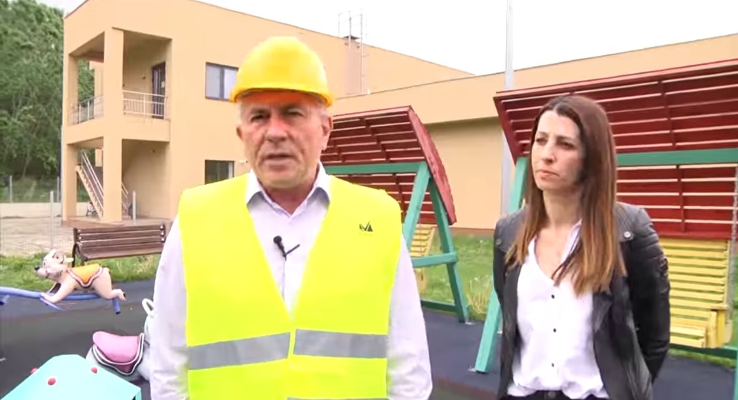 Administrația locală de la Găești are în desfășurare proiecte de importanță majoră, primarul Gheorghe Grigore monitorizează cu mare investițiile , făcând vizite pe teren.