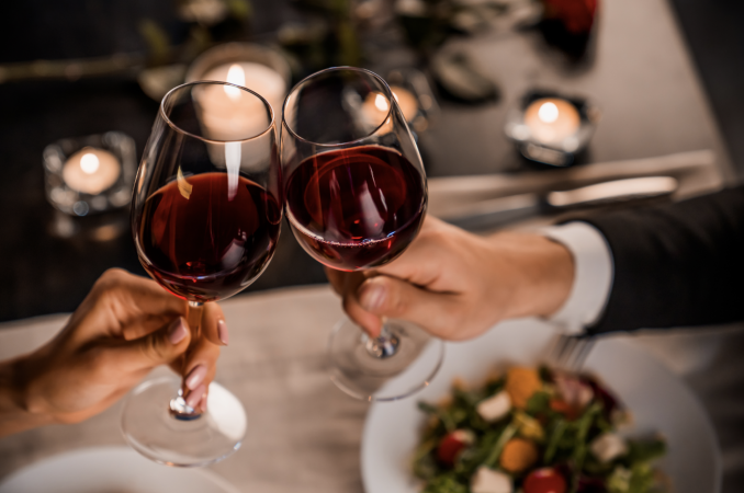 Paharele de cristal pentru vin rosu: Alegerea corecta pentru degustare