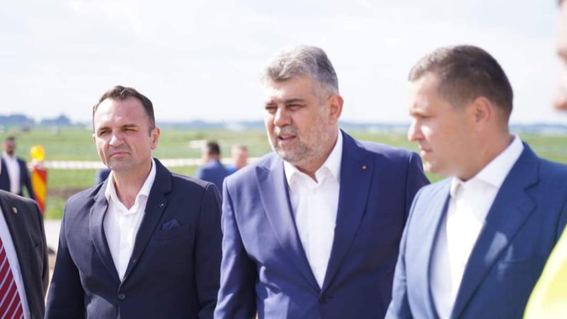 Vizită pe șantierul DN7 Bâldana – Titu, premierul Marcel Ciolacu și președintele CJ Dâmbovița, Corneliu Ștefan, au mers peșantierul lucrărilor de extindere la patru benzi a DN7 Bâldana – Titu. 