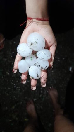 Nu vă uitați umbrele acasă: Vor fi intervale cu ploi și furtuni în mai multe regiuni ale țării Nu vă uitați umbrele acasă: Vor fi intervale cu ploi și furtuni în mai multe regiuni ale țării, iar vremea se va răci brusc.