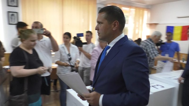 Președintele CJ Dâmbovița, Corneliu Ștefan, a votat pentru viitorul județului și al fiecărui locuitor. VIDEO Președintele CJ Dâmbovița, Corneliu Ștefan, a votat astăzi pentru viitorul fiecărui dâmbovițean și al județului Dâmbovița.