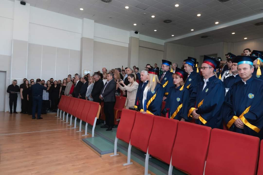 Universitatea "Valahia" din Târgoviște a sărbătorit cu fast și emoție 32 de ani de existență în cadrul unei ședințe festive a Senatului universitar.