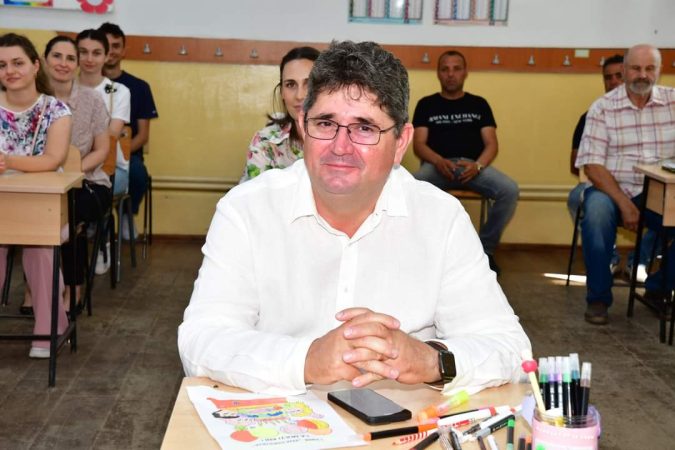 Primarul Marius Caravețeanu a fost reales cu o majoritate covârșitoare de 80% din voturi