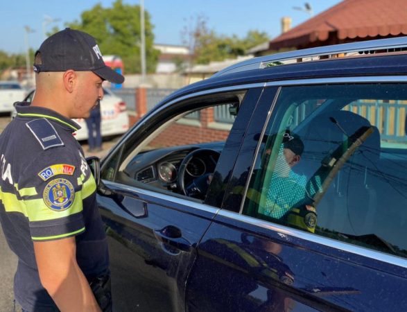 MĂSURI DE SIGURANȚĂ ÎN TOT JUDEȚUL DÂMBOVIȚA, peste 950 de polițiști și jandarmi dâmbovițeni sunt pe baricade MĂSURI DE SIGURANȚĂ ÎN TOT JUDEȚUL DÂMBOVIȚA, peste 950 de polițiști și jandarmi dâmbovițeni sunt pe baricade