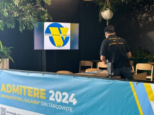 Admitere 2024: Universitatea „Valahia” din Târgoviște a deschis un punct de informare la DâmbovițaMall pentru a oferi detalii