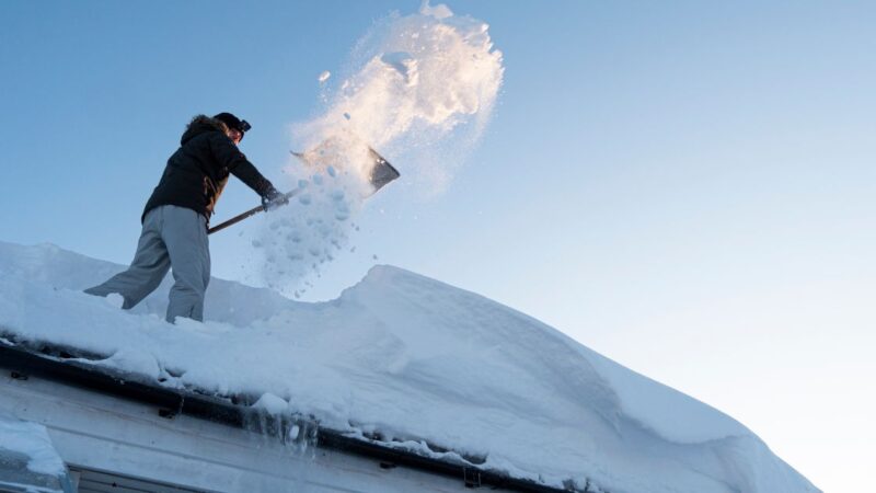 Tabla de Acoperiș în Climatul României: Performanță și Rezistență