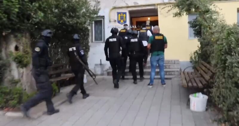 PERCHEZIȚII, la data de 30 iunie a.c., polițiștii din cadrul Serviciului Investigații Criminale, sub coordonarea procurorului de caz