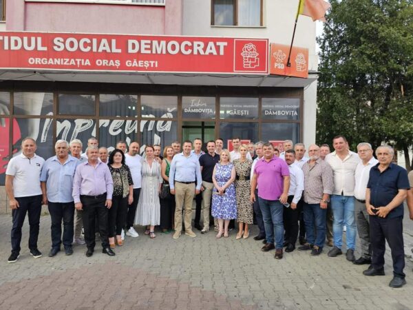 PSD Dâmbovița a început pregătirea terenului pentru campania electorală privind alegerile prezidențiale și parlamentare PSD Dâmbovița a început pregătirea terenului pentru campania electorală privind alegerile prezidențiale și parlamentare.