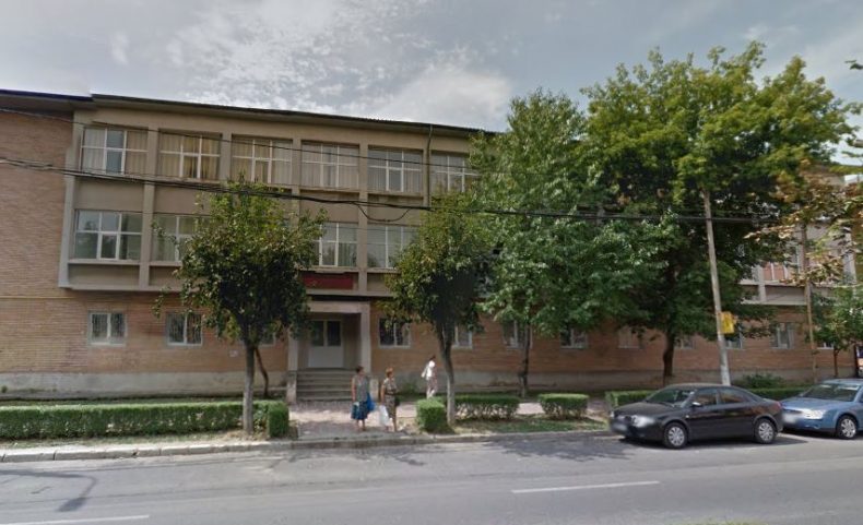 Și Liceul Teoretic “Ion Heliade Rădulescu” va face obiectul unor investiții importante, cele mai mari din istoria sa, dacă ne raportăm la valoarea lucrărilor.