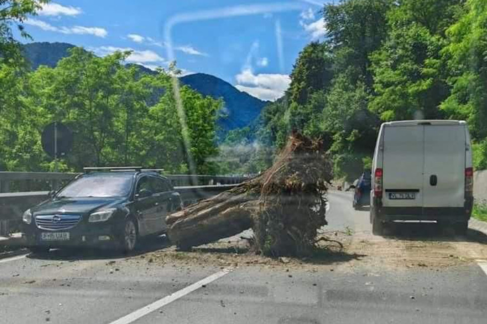 Rutele ocolitoare ale Văii Oltului (DN7) în perioada defrișării versantului, în perioada 08.07 - 09.08.2024, pentru executarea lucrărilor