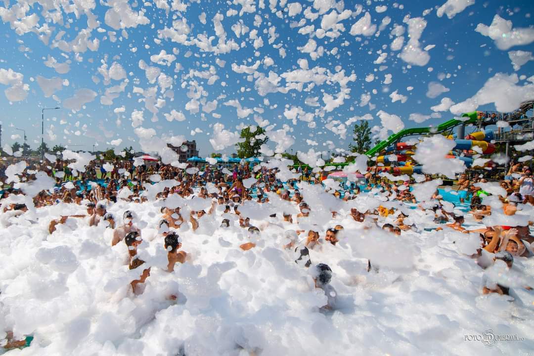 Complexul Turistic de Natație Târgoviște a sărbătorit 8 ani de existență, marcând un moment important în peisajul turistic al României. Situat în inima orașului Târgoviște, complexul a devenit un punct de referință pentru iubitorii de relaxare și distracție.