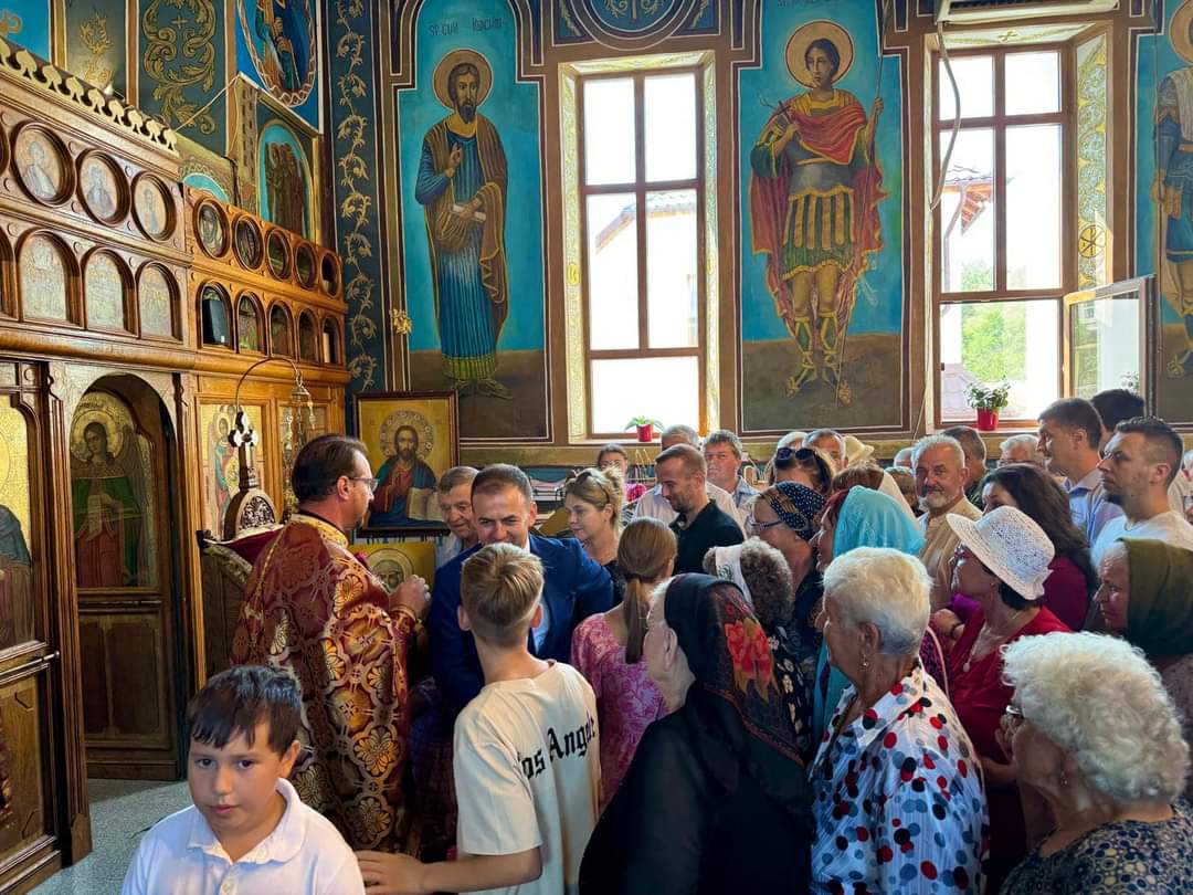 Primăria Răzvad a sărbătorit Adormirea Maicii Domnului alături de comunitatea locală într-un eveniment plin de rugăciune și bucurie.