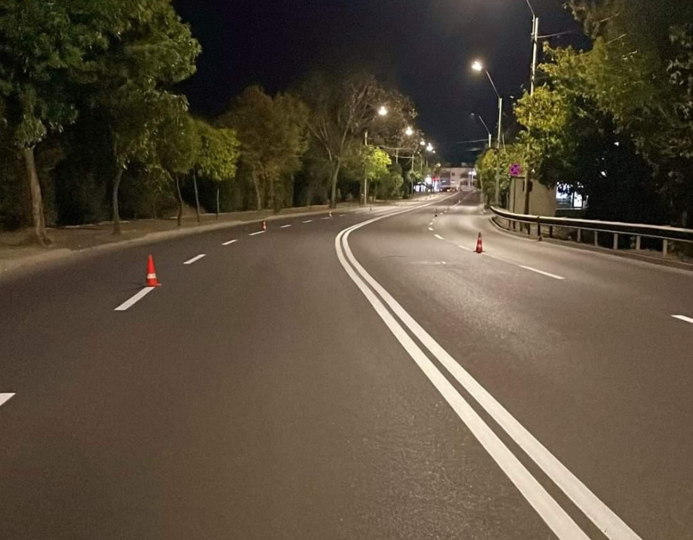 Administrația locală din Târgoviște acordă o mare atenție realizării marcajelor rutiere pentru siguranța rutieră, astfel continuă lucrările de realizare a marcajelor rutiere în întreg orașul.