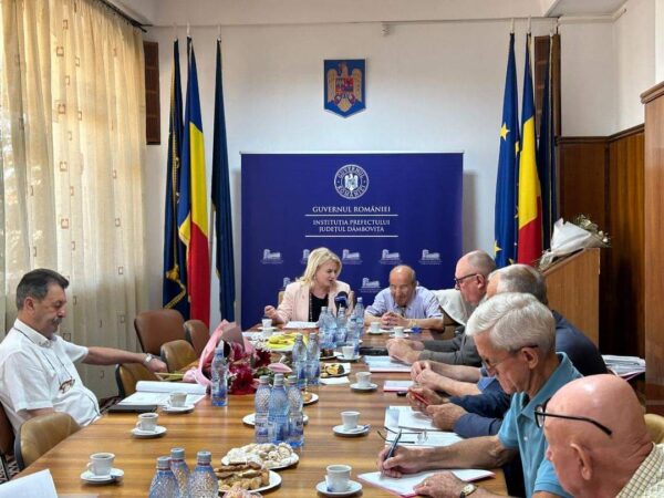 Ședința de alegeri a conducerii Consiliului Județean al Pensionarilor și Persoanelor Vârstnice din județul Dâmbovița Ședința de alegeri a conducerii Consiliului Județean al Pensionarilor și Persoanelor Vârstnice din județul Dâmbovița, proiecte si obiective noi.