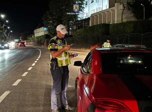 PERICOL PUBLIC pe ȘOSELELE din Dâmbovița, zeci de filtre de polițiști au împânzit județul PERICOL PUBLIC pe ȘOSELELE din Dâmbovița , zeci de filtre de polițiști au împânzit județul, polițiștii din cadrul Secției nr. 12 Poliție Rurală Tărtășești