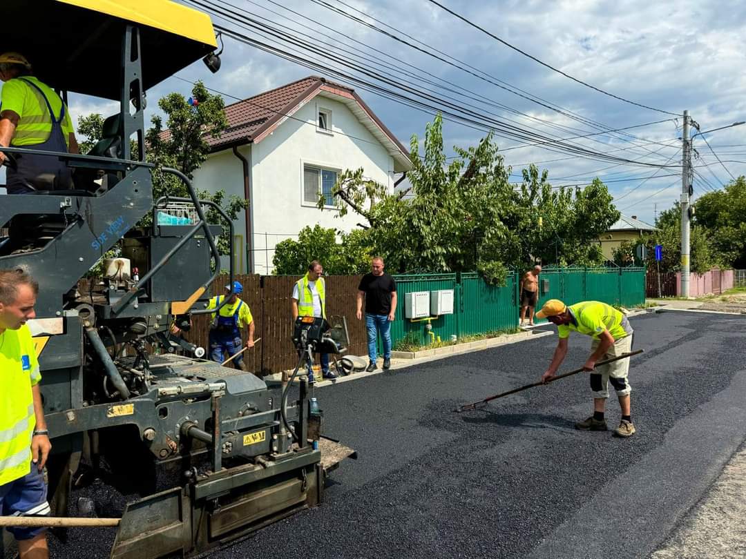 Primarul comunei Răzvad, Emanuel Spătaru a anunțat începerea unui proiect ambițios de modernizare a tramei stradale, finanțat prin programul Anghel Saligny.