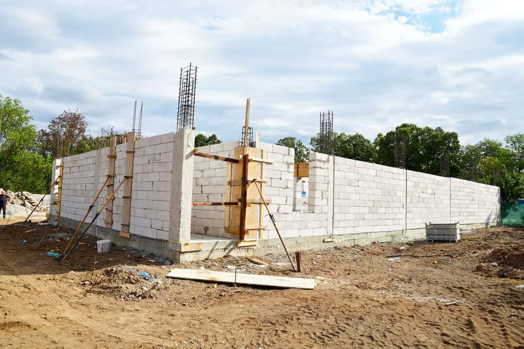 Școala Colacu din orașul Răcari se află într-un amplu proces de modernizare și extindere, un proiect ambițios ce are o valoare totală de 14.382.022,22 lei.