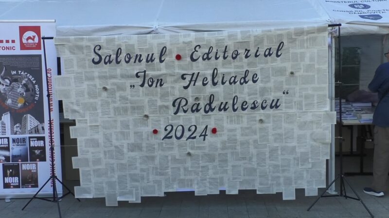 Salonul Editorial „Ion Heliade Rădulescu” a deschis Zilele Cetății Târgoviște.VIDEO Salonul Editorial "Ion Heliade Rădulescu" a deschis Zilele Cetății Târgoviște , un eveniment de tradiție în orașul care este considerat p